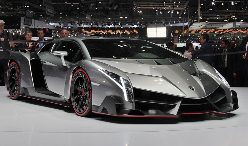 Xếp thứ 5 của danh sách 10 xe ô tô đắt nhất thế giới là Lamborghini Veneno.