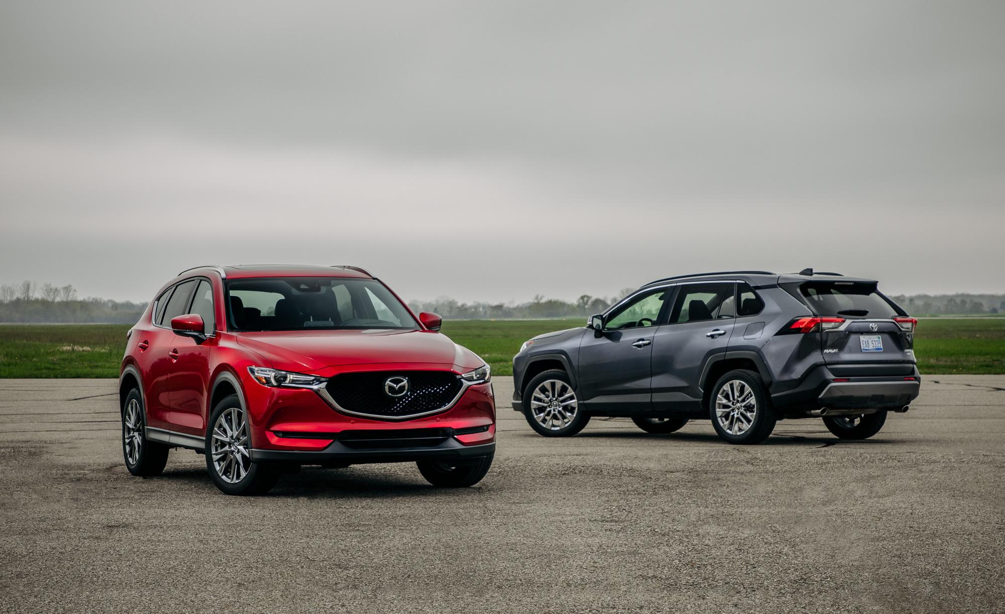 So sánh Mazda CX-5 với Toyota RAV4 2019