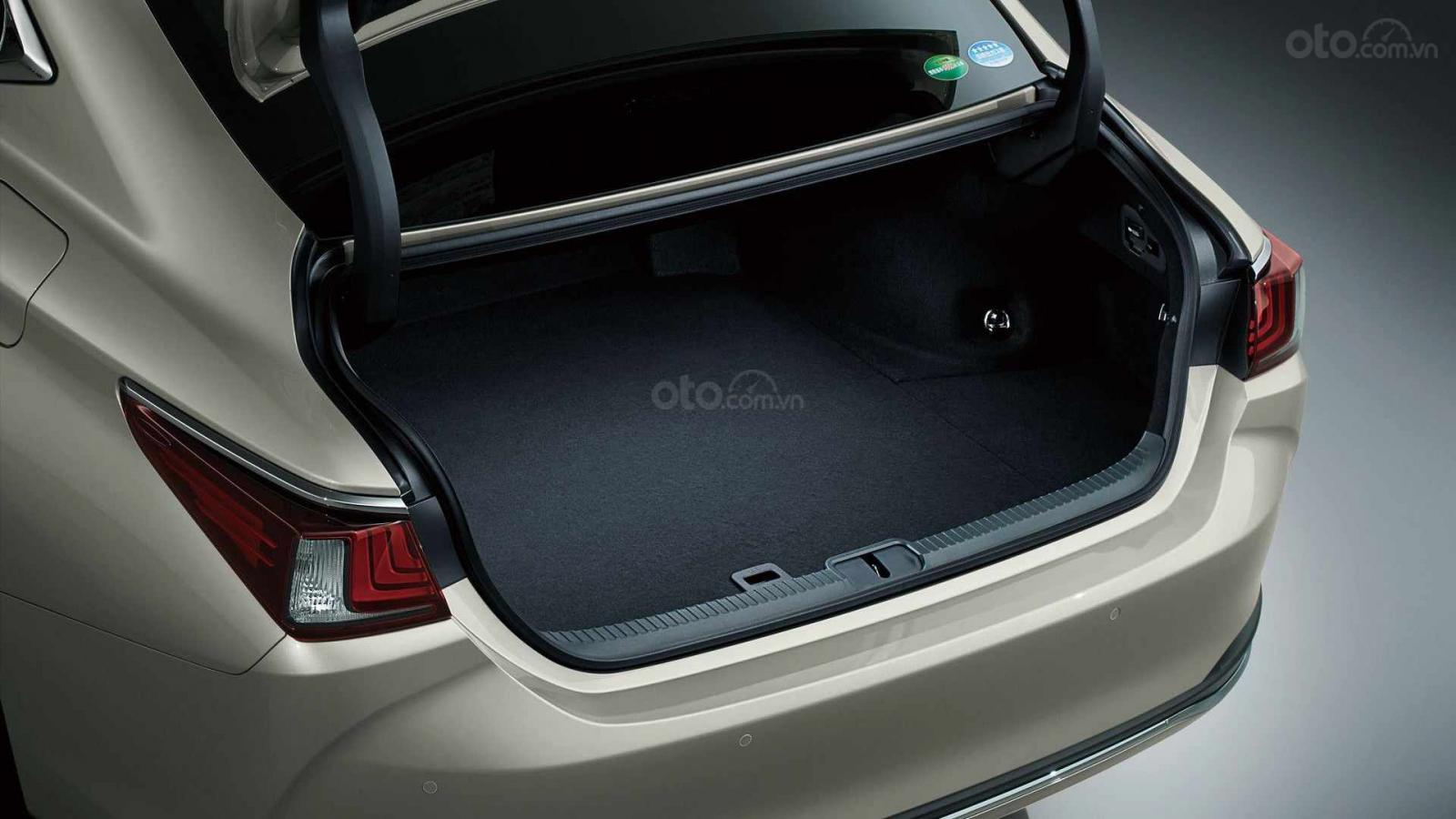 Ưu nhược điểm của mẫu Lexus ES 2019: Sang trọng nhưng hạn chế về mặc chuyên chở Ưu nhược điểm của mẫu Lexus ES 2019: Sang trọng nhưng hạn chế về mặc chuyên chở