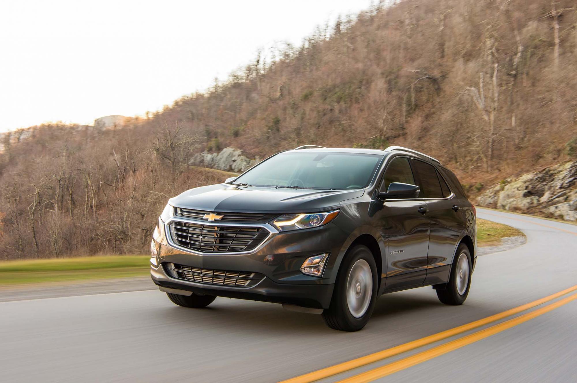 Chevrolet Equinox 2019 đang chạy