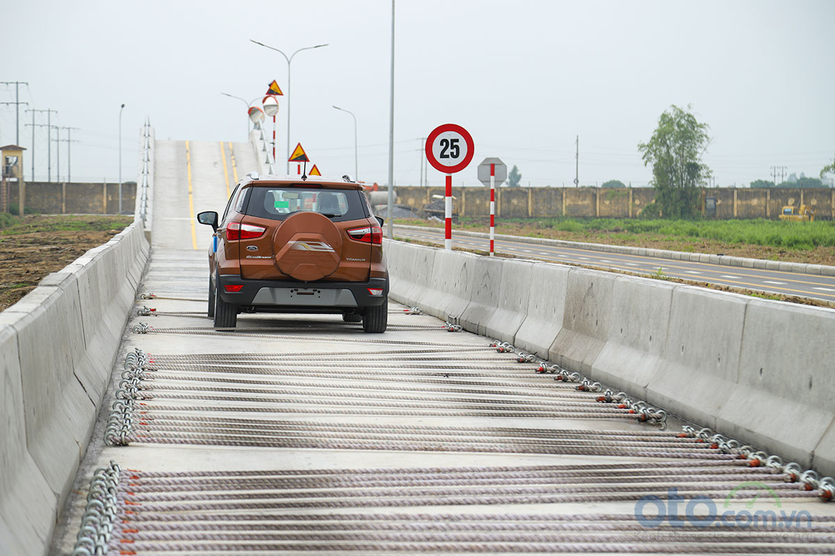 đường thử mới của Ford Việt Nam 4.
