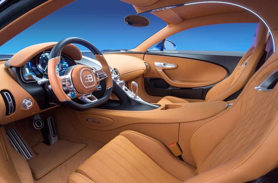 Nội thất của  Bugatti Chiron - 10 xe hơi đẹp nhất thế giới hiện nay:.