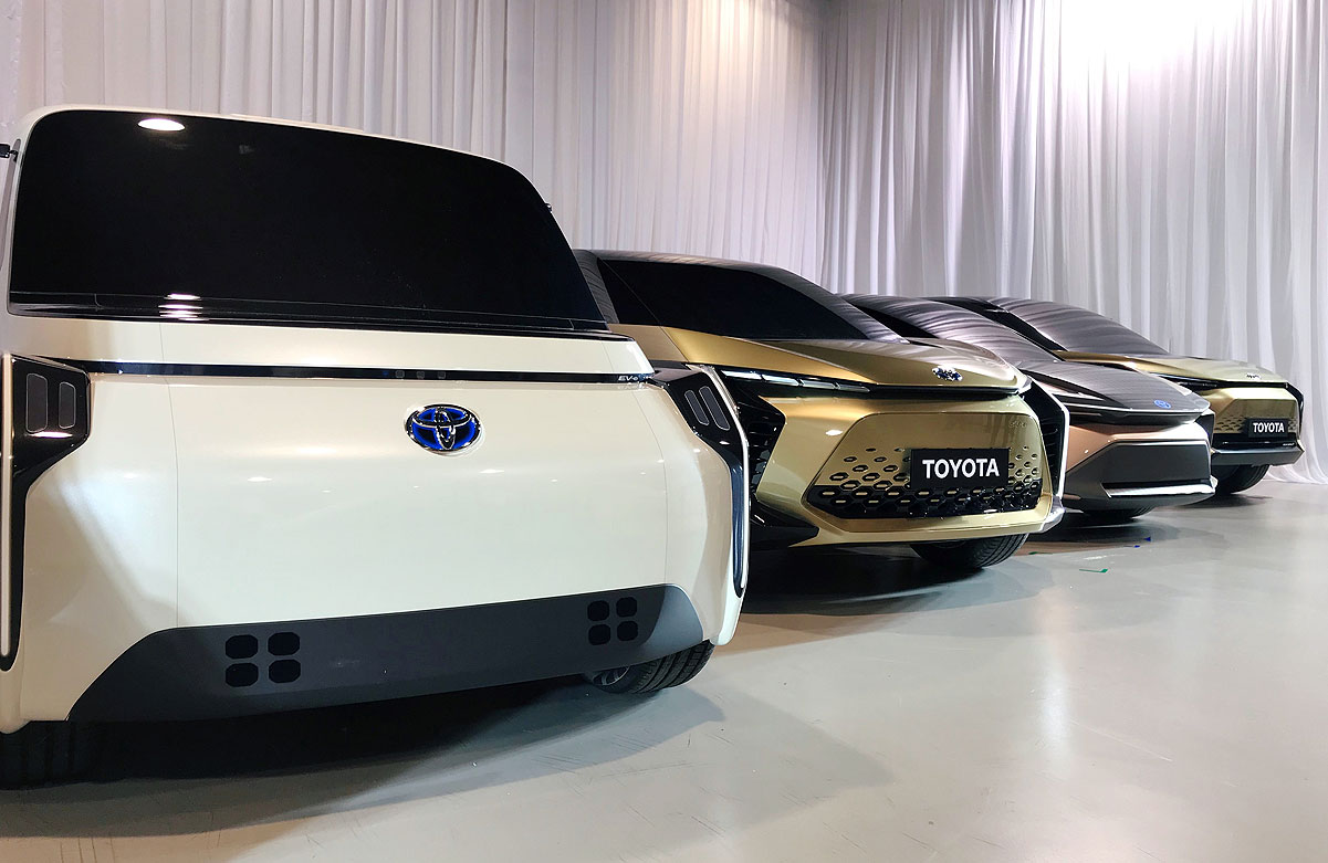 Một số mẫu xe concept chạy điện của Toyota.