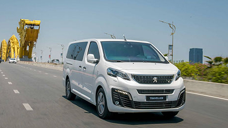 So sanh xe Kia Sedona 2019 va Peugeot Traveller 2019 Nen chon MPV Han hay Phap