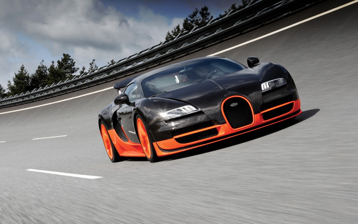 Bugatti Veyron từng là 'ông hoàng tốc độ' trước khi Koenigsegg Agera RS xuất hiện.