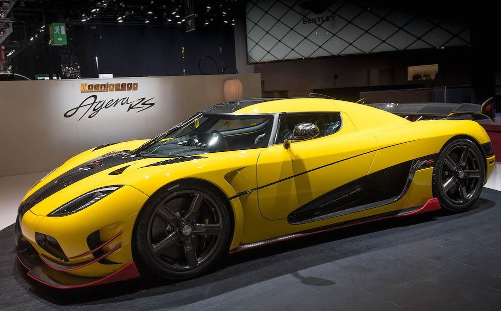 Koenigsegg Agera RS đạt tốc độ tối đa hơn 447 km/h .