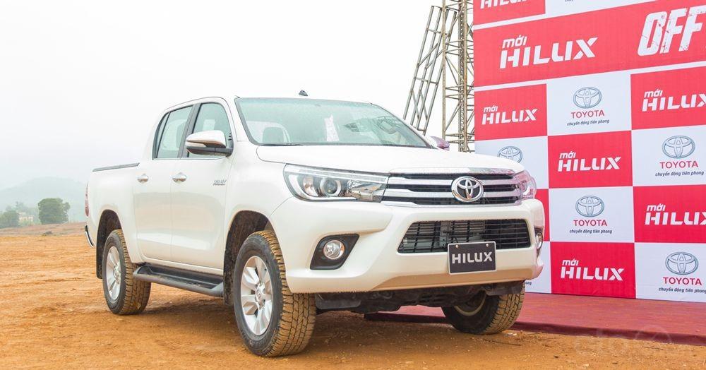 Thông số kỹ thuật xe Toyota Hilux 2019 tại Việt Nam 1a