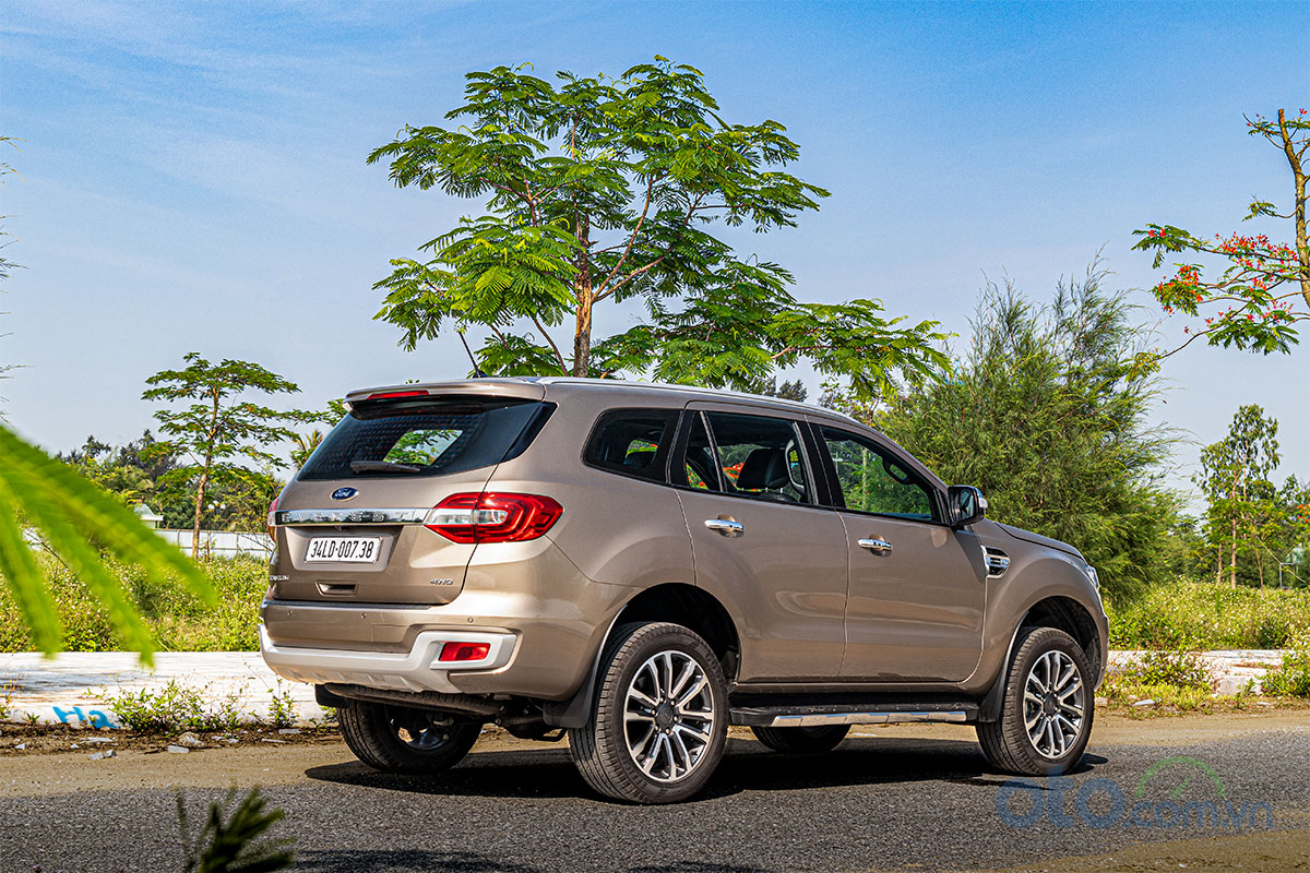 Đánh giá xe Ford Everest Titanium 2.0L Bi-Turbo 2019: vận hành Đánh giá xe Ford Everest Titanium 2.0L Bi-Turbo 2019: vận hành.