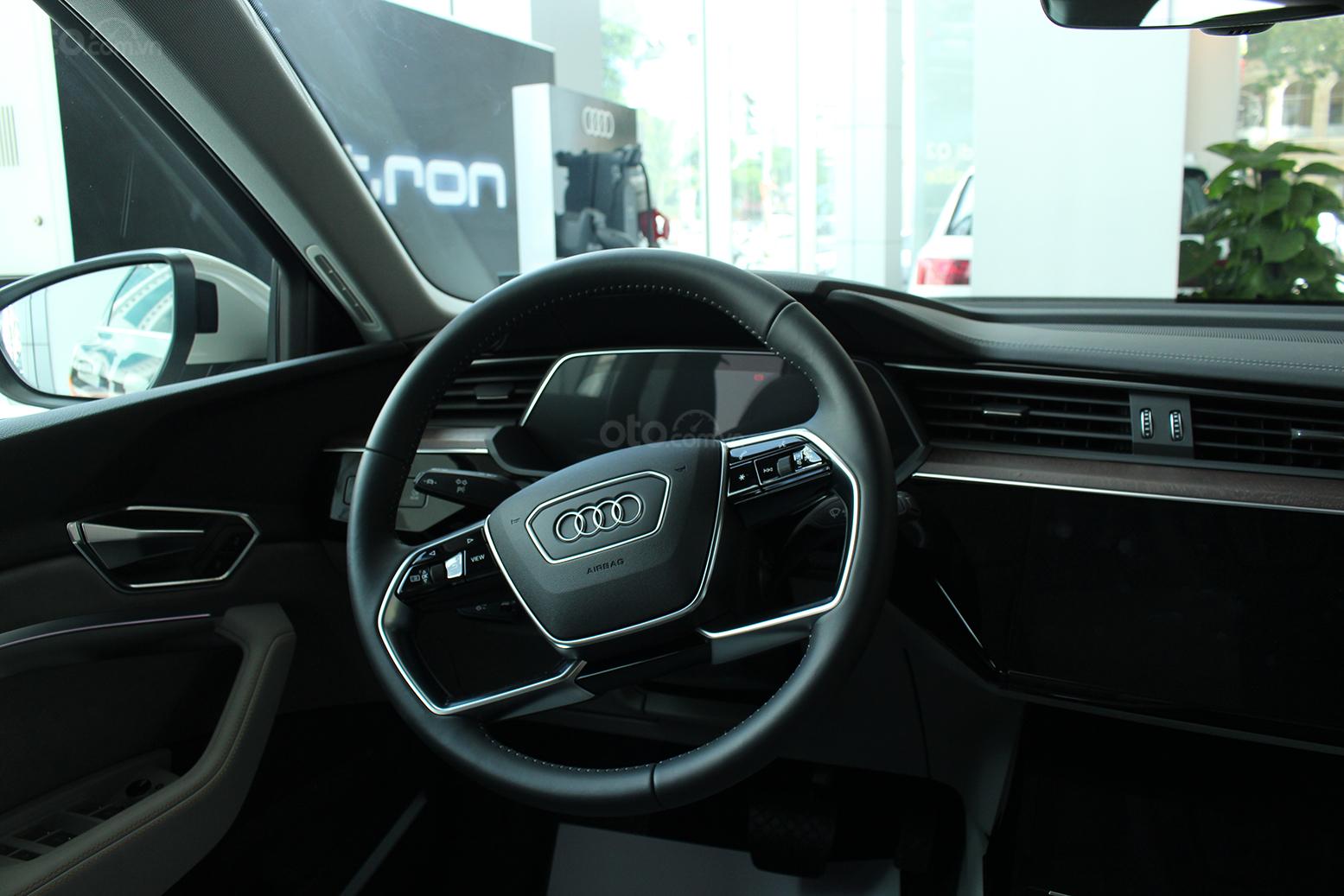 SUV điện Audi E-Tron chính thức cập bến showroom Audi Hồ Chí Minh 26