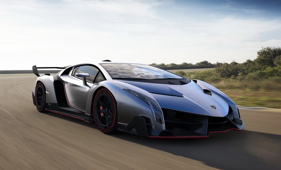 Chỉ có 3 chiếc Lamborghini Veneno coupe được sản xuất, với giá bán 5,3 triệu USD (~ 123,225 tỷ đồng),