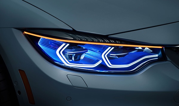 Đèn pha, cốt trên xe BMW i8...