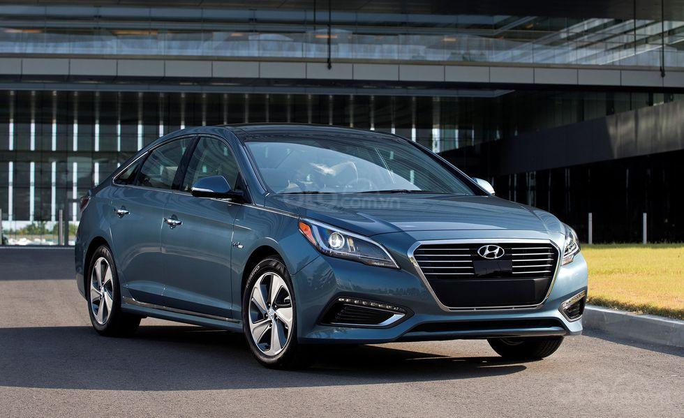 Hyundai Sonata Plug-in Hybrid.