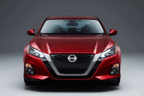 Khảo sát xe Nissan cho thấy sedan vẫn giữ sức hút với giới trẻ