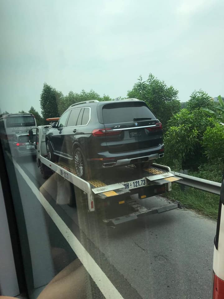 BMW X7 2019 bị bắt gặp trên đường vận chuyển.