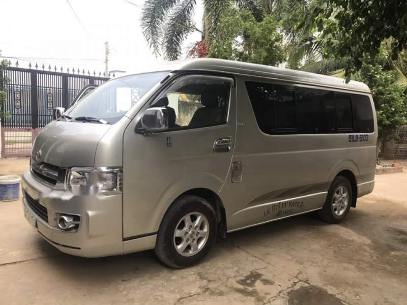 Cận cảnh Cá mập Toyota Hiace 2021 giá từ 1176 tỷ đồng tại Việt Nam