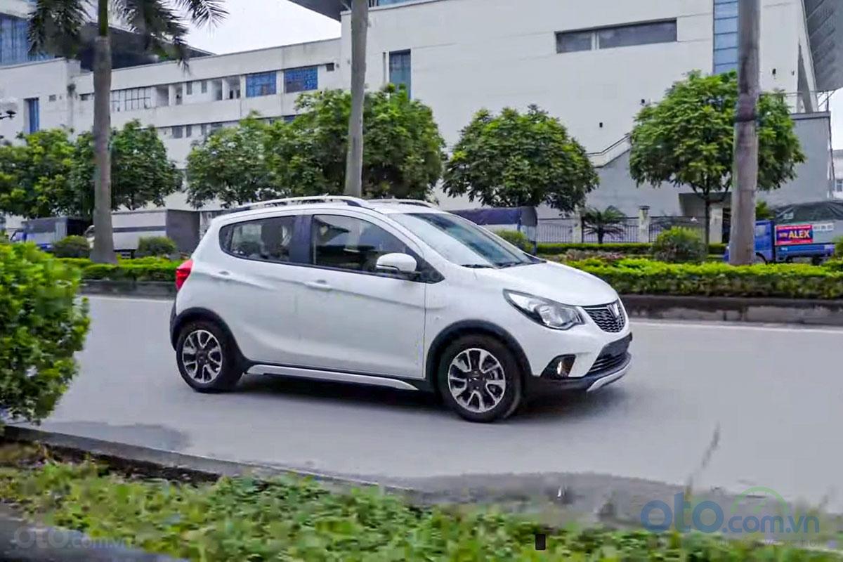 Người dùng chê cản sau sơn đen của VinFast Fadil đã sơn thành màu trắng 3a