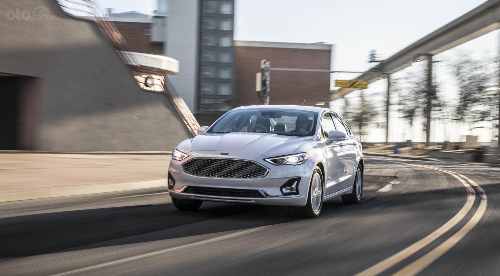 Ưu nhược điểm xe Ford Fusion 2019 - Nhiều điểm bắt mắt