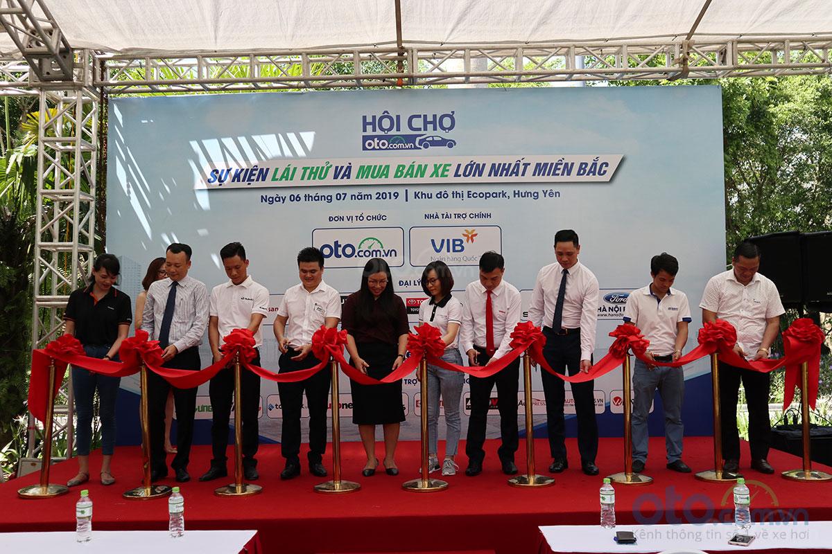 Khai màn Hội chợ Oto.com.vn lần 2 