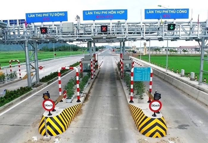 Bộ GTVT đề xuất cấm các phương tiện chưa dán thẻ đi vào các làn thu phí 2a