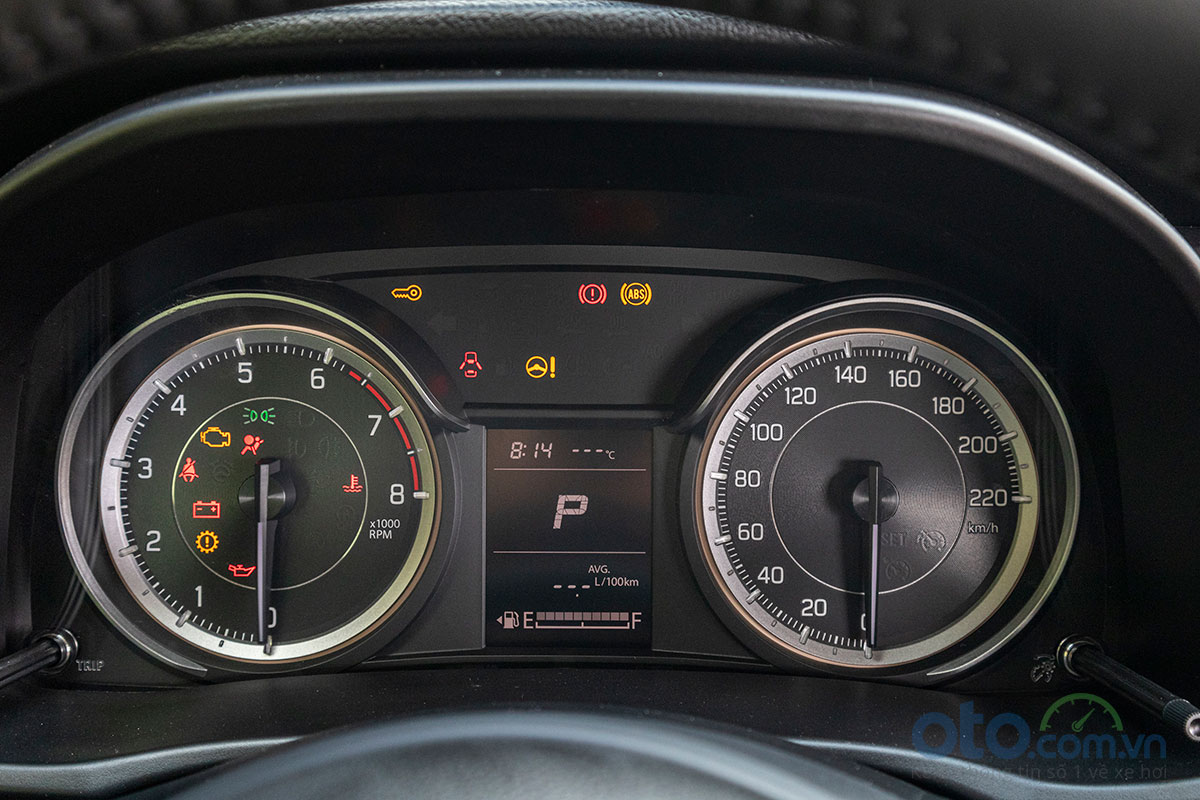 Đánh giá xe Suzuki Ertiga 2019: Cụm đồng hồ hiển thị các thông tin rõ ràng Đánh giá xe Suzuki Ertiga 2019: Cụm đồng hồ hiển thị các thông tin rõ ràng.