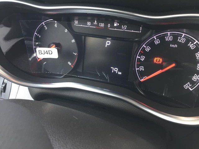 Khách hàng phản ánh VinFast Fadil bị chảy dầu, bốc khói khi chạy và cách giải quyết của hãng 5a