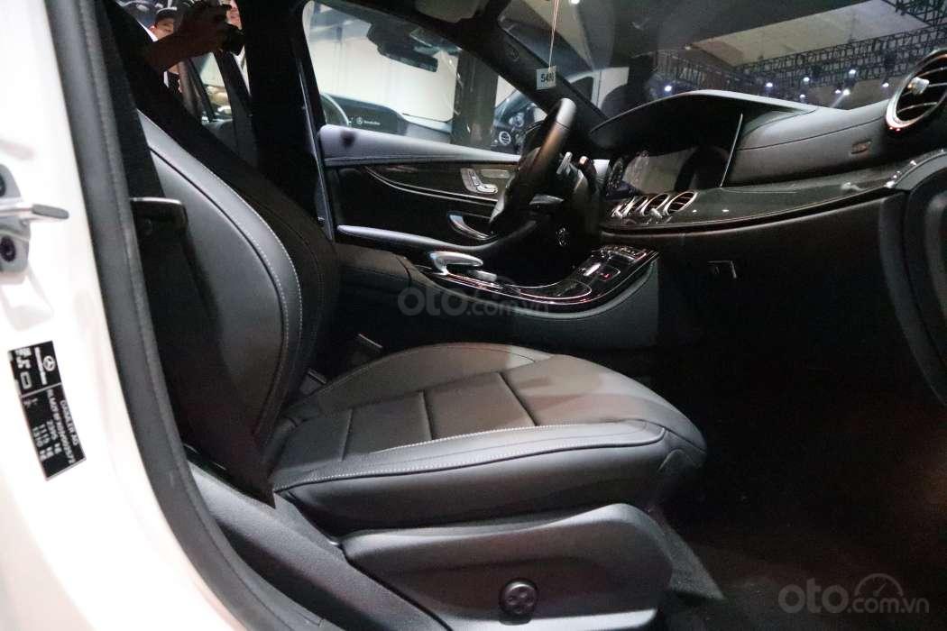 Một số hình ảnh của 3&nbsp; phiên bản&nbsp;Mercedes-Benz E-Class - Ảnh 6.