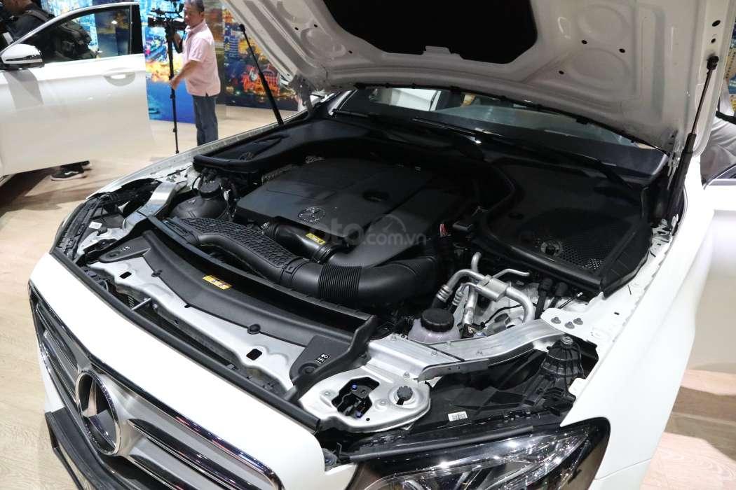 Giá lăn bánh xe Mercedes-Benz E-Class 2019 mới ra mắt khách Việt 3a