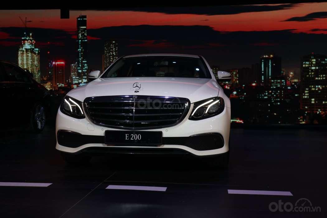 Những điểm nhấn đáng chú ý trên Mercedes-Benz E-Class 2019 vừa ra mắt khách Việt 2a