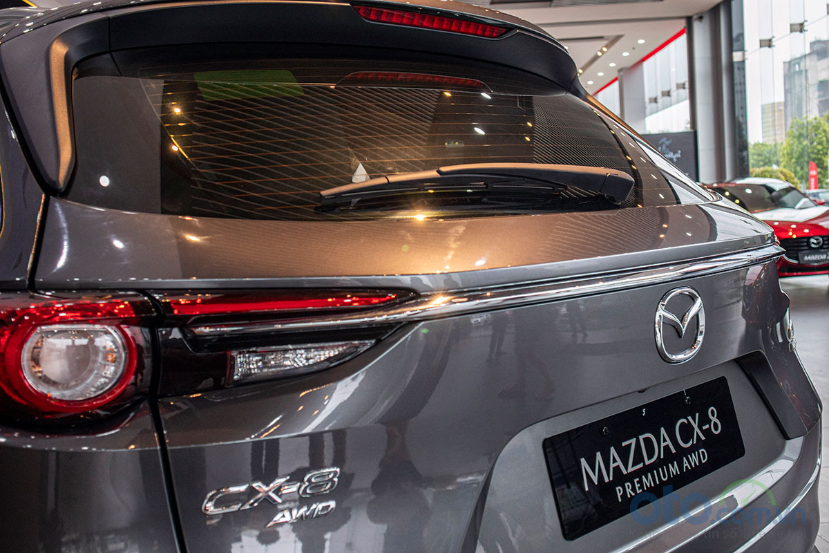 So sánh xe Mazda CX-8 2019 và Honda CR-V 2019 về đuôi xe 3