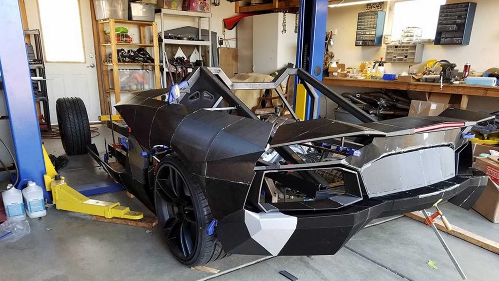 Ngắm chiếc Lamborghini Aventador 3D tự chế của hai bố con Tiến sĩ vật lý 2 Ngắm chiếc Lamborghini Aventador 3D tự chế của hai bố con Tiến sĩ vật lý a2