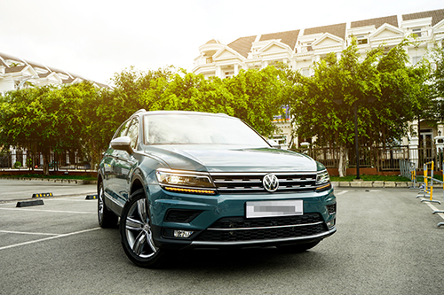 Volkswagen Tiguan Allspace Luxury 2019 mới có giá 1,85 tỷ đồng..