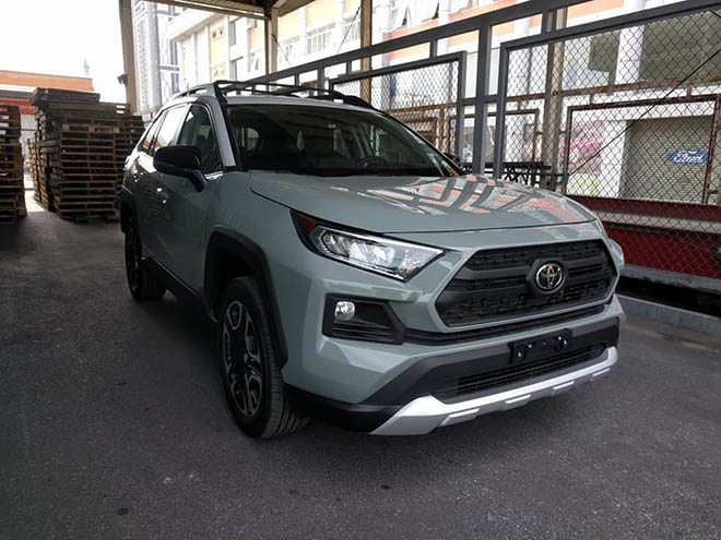 Toyota RAV4 2019 về Việt Nam có giá 2,3 tỷ đồng Toyota RAV4 2019 về Việt Nam có giá 2,3 tỷ đồng..