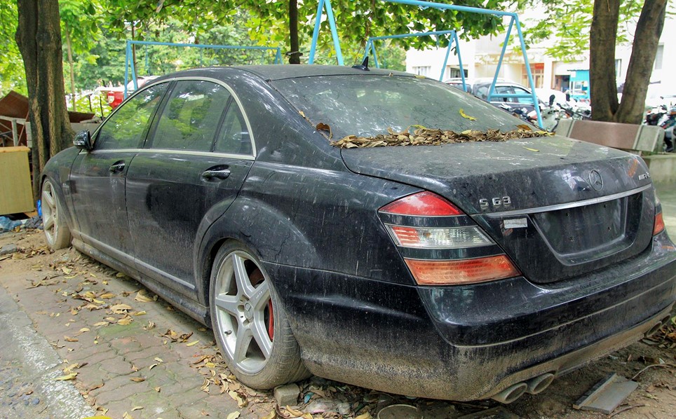Số phận của chiếc Mercedes-Benz S63 AMG 2011 bị bỏ hoang tại Hà Nội 2 Số phận của chiếc Mercedes-Benz S63 AMG 2011 bị bỏ hoang tại Hà Nội a2