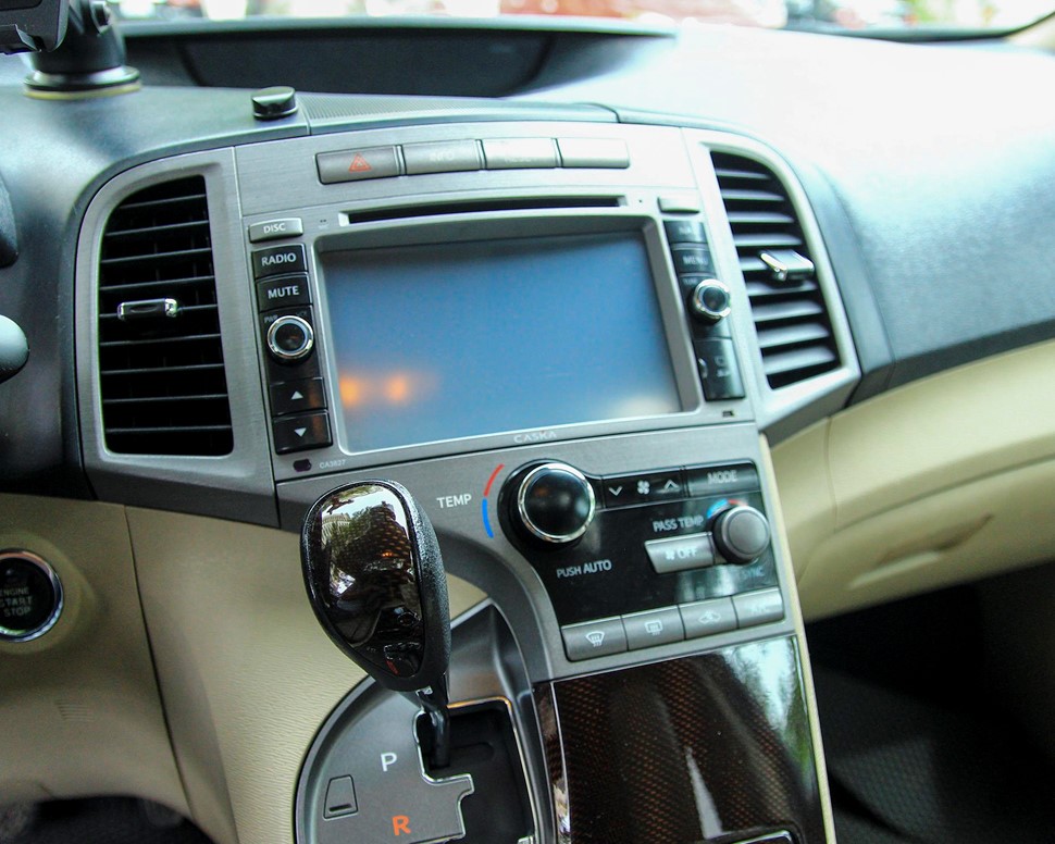 Toyota Venza 2009 vẫn chốt giá 800 triệu đồng nhờ "mác" xe nhập Mỹ a10