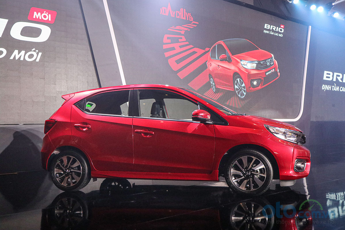 Đánh giá xe Honda Brio 2019: Thân xe nổi bật những đường gân dập nổi khoẻ khoắn Đánh giá xe Honda Brio 2019: Thân xe nổi bật những đường gân dập nổi khoẻ khoắn.