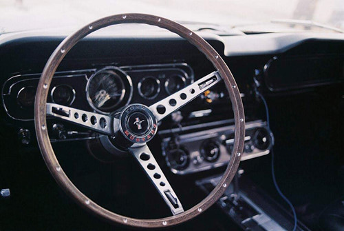Ford Mustang 1965 đổi chủ với giá hơn 1 tỉ đồng a2