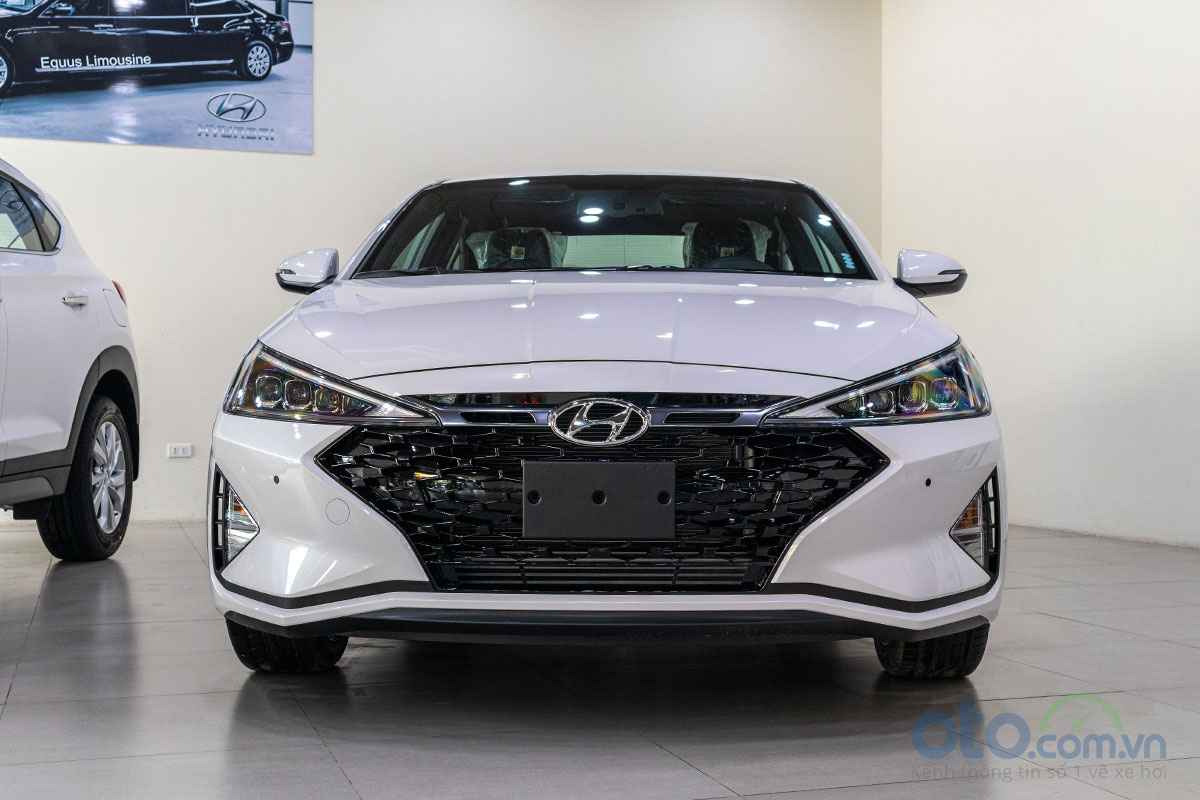 Đánh giá xe Hyundai Elantra 2019: Đầu xe được thay đổi rât nhiều Đánh giá xe Hyundai Elantra 2019: Đầu xe được thay đổi rât nhiều.