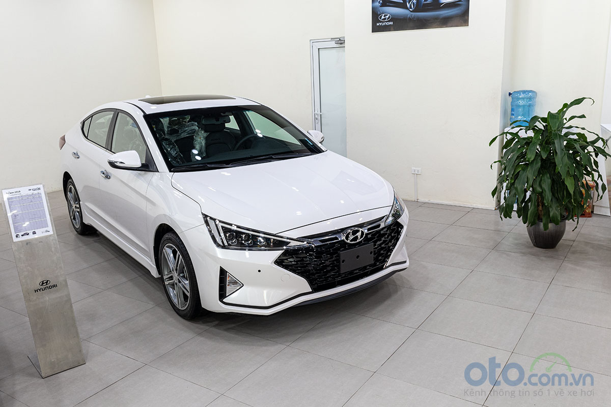 Đánh giá xe Hyundai Elantra 2019: Đầu xe được thay đổi rât nhiều Đánh giá xe Hyundai Elantra 2019: Đầu xe được thay đổi rât nhiều.