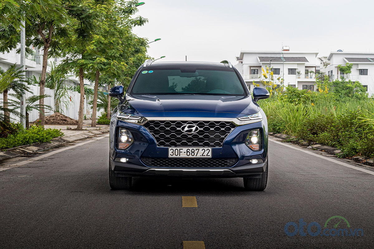 Đánh giá xe Hyundai Santa Fe 2019: Đầu xe thiết kế theo xu hướng.