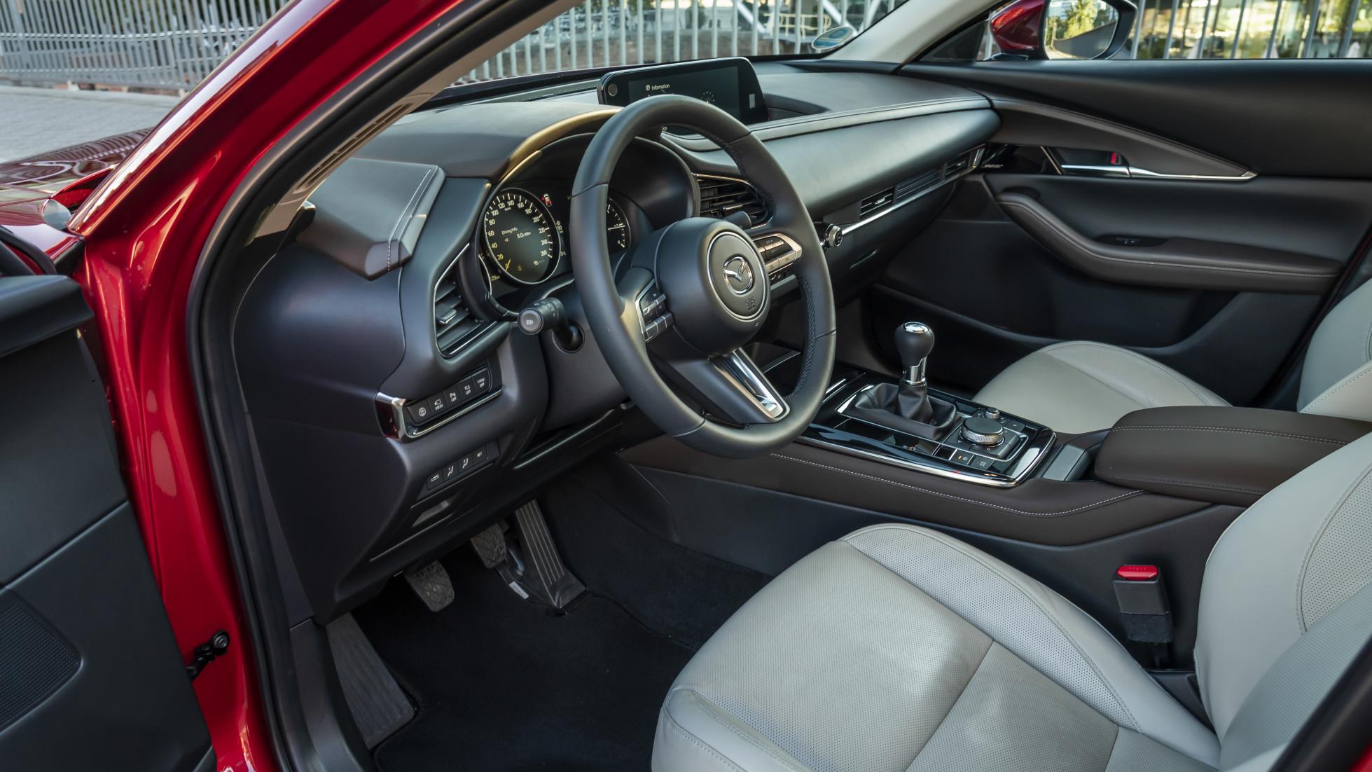 Đánh giá xe Mazda CX-30 2020 nội thất 1