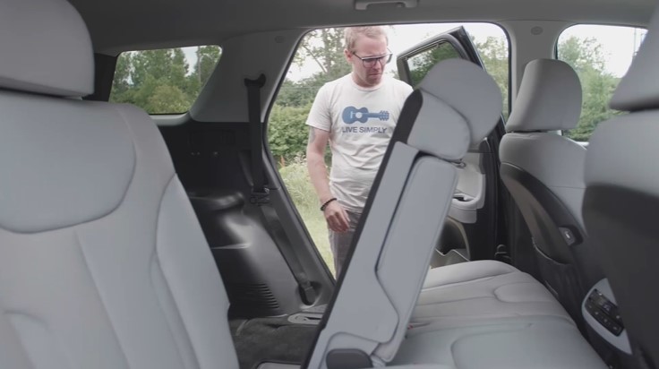 Ghế trượt chỉ bằng một nút bấm Ghế trượt chỉ bằng một nút bấm.