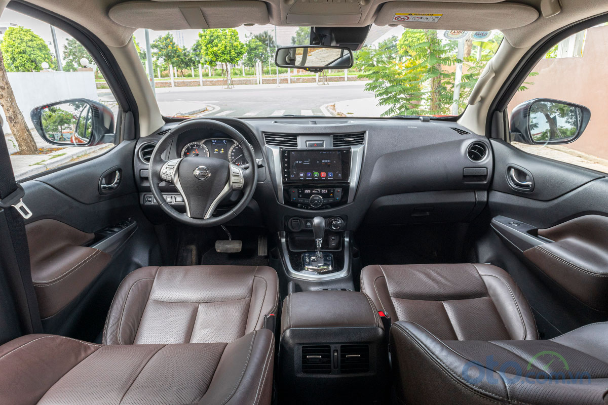 Khoang nội thất của Nissan Terra 2019 có thiết kế khá thông minh, các chi tiết tối giản tinh tế. 1