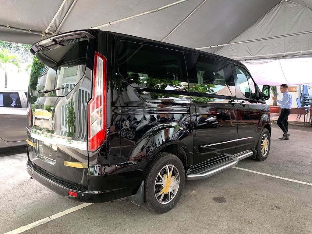 Khách Việt bắt đầu đặt cọc Ford Tourneo 2019 với giá từ 1 tỷ đồng a2