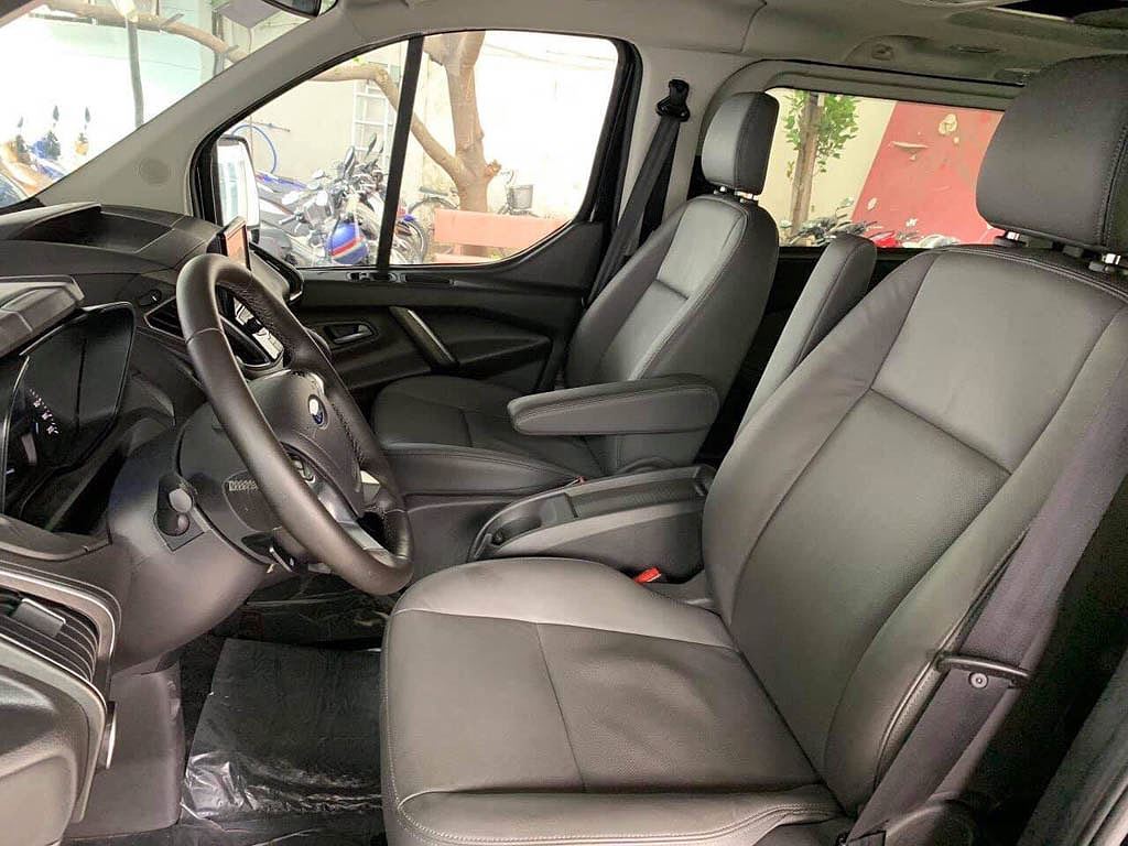 Khách Việt bắt đầu đặt cọc Ford Tourneo 2019 với giá từ 1 tỷ đồng a4