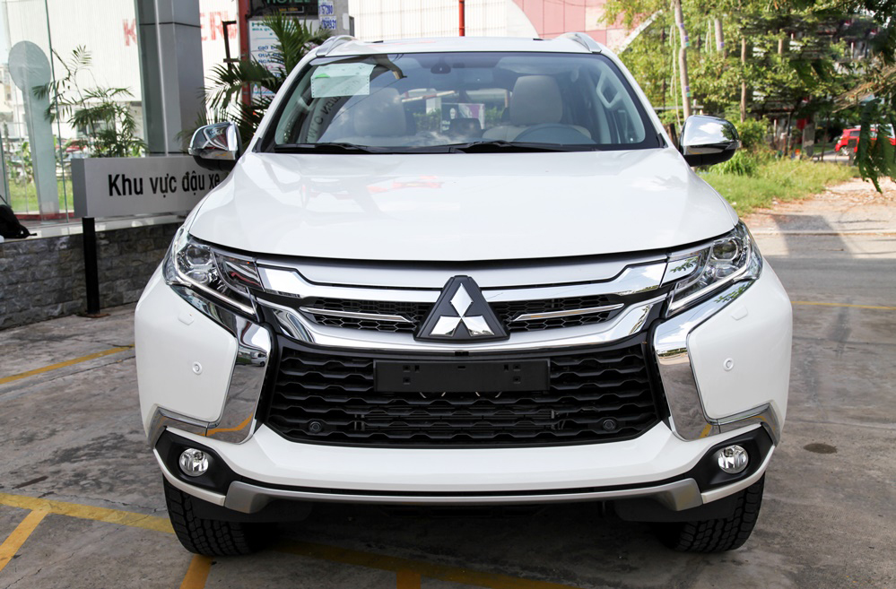 Nhìn nhanh điểm mới của Mitsubishi Pajero Sport 2020 so với bản cũ qua ảnh a2