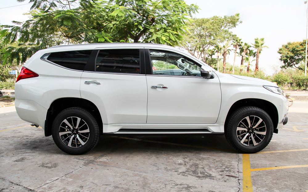 Nhìn nhanh điểm mới của Mitsubishi Pajero Sport 2020 so với bản cũ qua ảnh a8