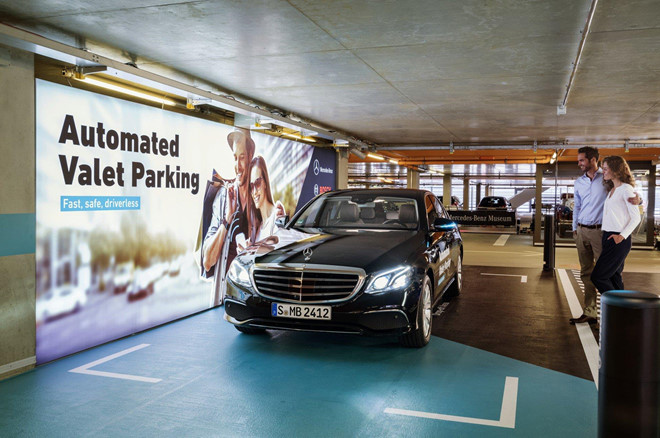 Xe Mercedes-Benz sắp có thêm hệ thống bãi đỗ xe tự động a1
