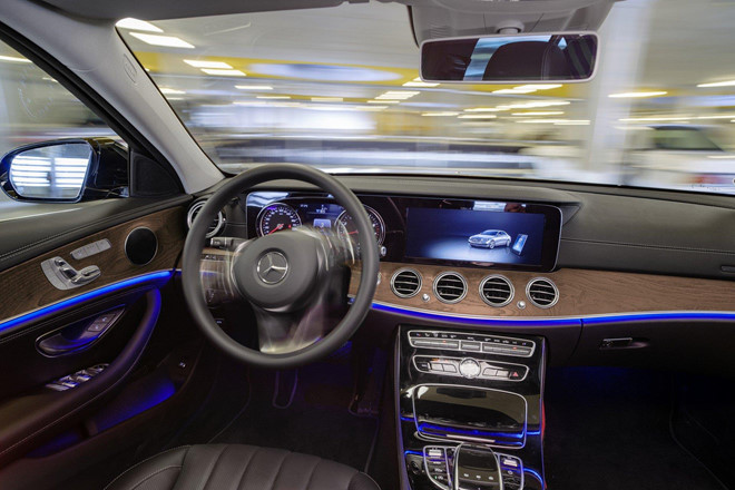 Xe Mercedes-Benz sắp có thêm hệ thống bãi đỗ xe tự động a4