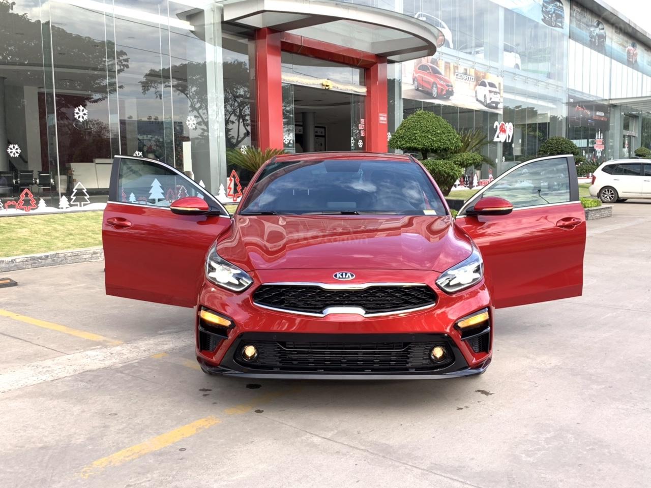 Церато 4 поколения. Kia Серато 2019. Kia Cerato 2021 красная. Киа Церато 2021 красная. Kia Cerato 2019 красная.