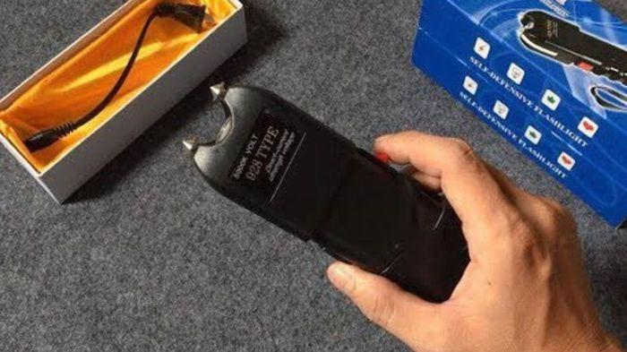 Dụng cụ tự vệ hiệu quả cho các bác tài xế xe ô tô 11AA